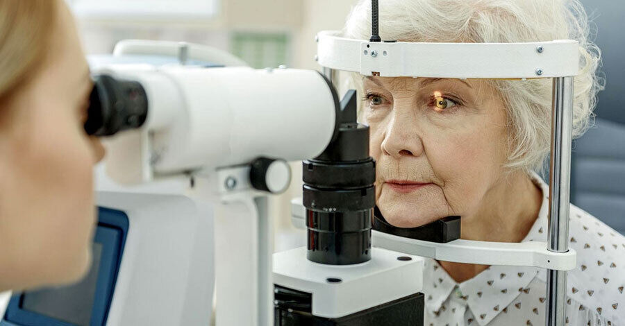 Pesquisas de ojos en el Centro de Jubilados de Colón