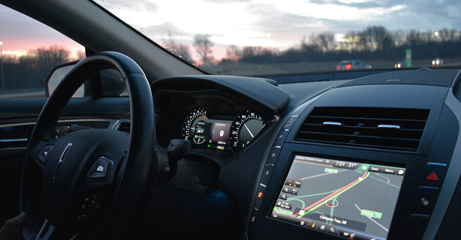 vista desde dentro de una cabina de auto