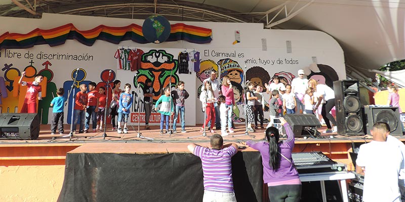 chicos escenario 01